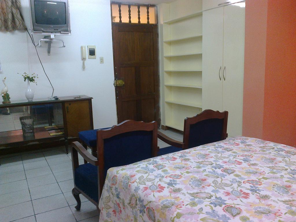 Strenua Santa Maria Suites Trujillo Bilik gambar