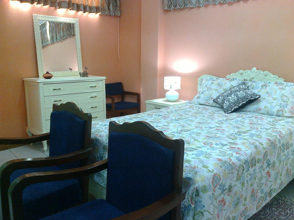 Strenua Santa Maria Suites Trujillo Bilik gambar