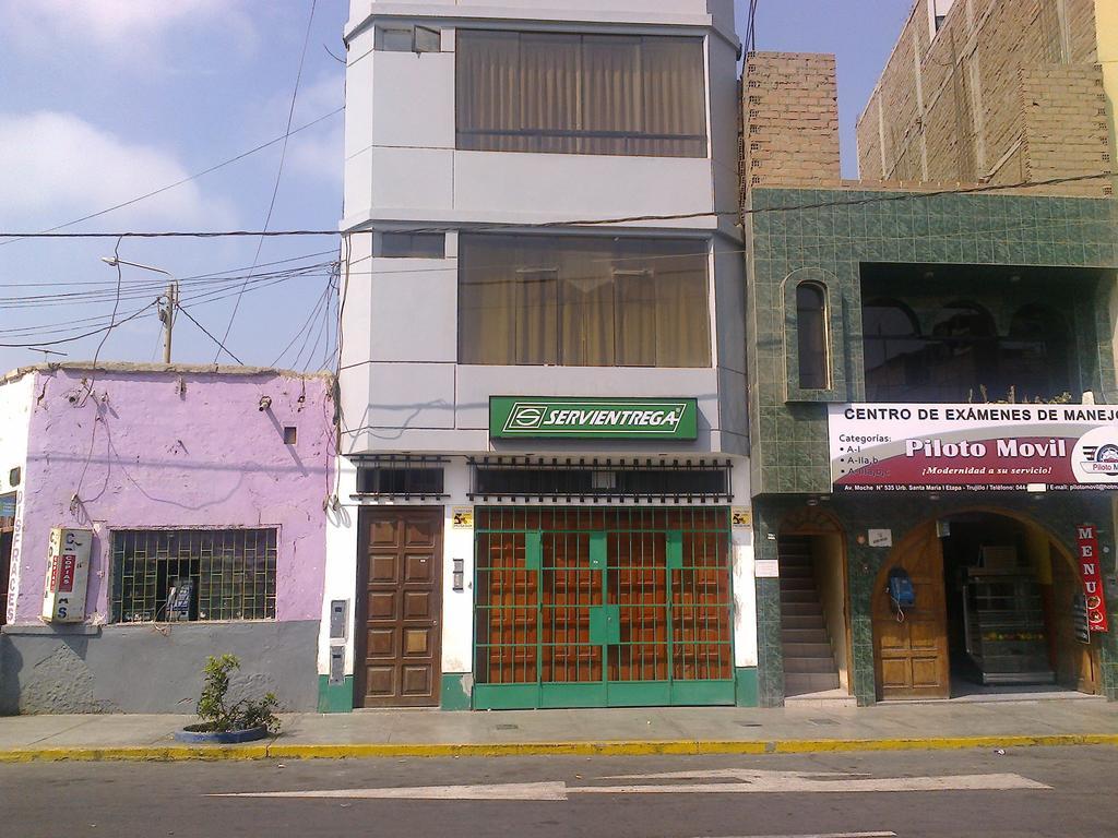Strenua Santa Maria Suites Trujillo Luaran gambar