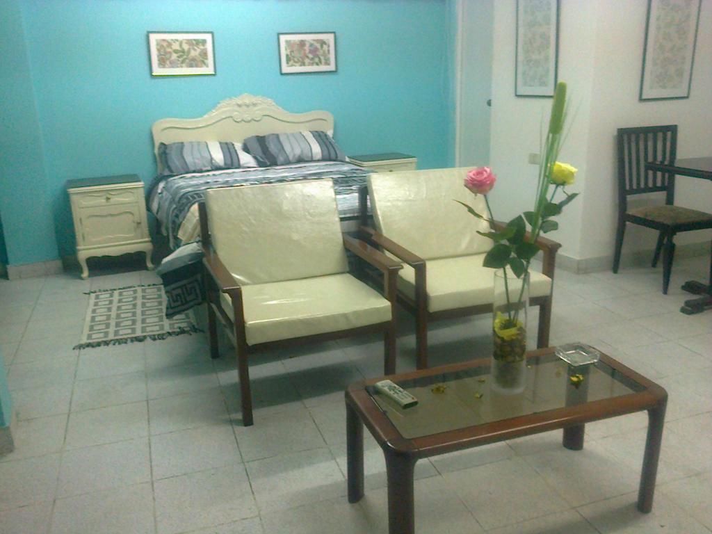 Strenua Santa Maria Suites Trujillo Bilik gambar