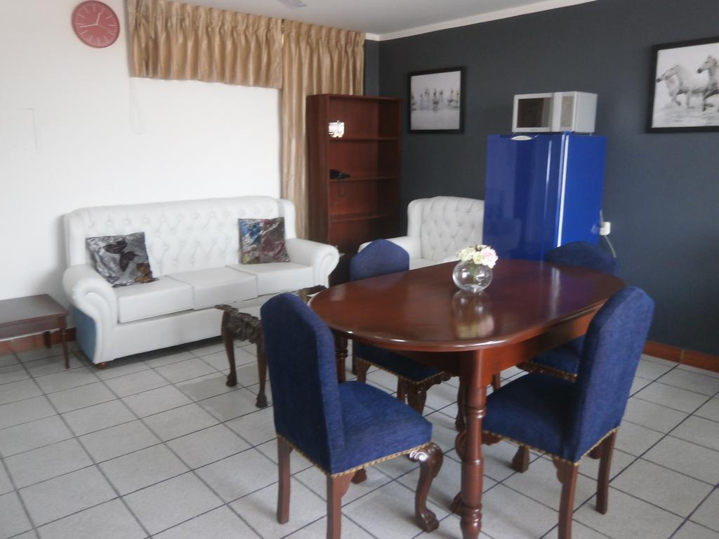 Strenua Santa Maria Suites Trujillo Luaran gambar