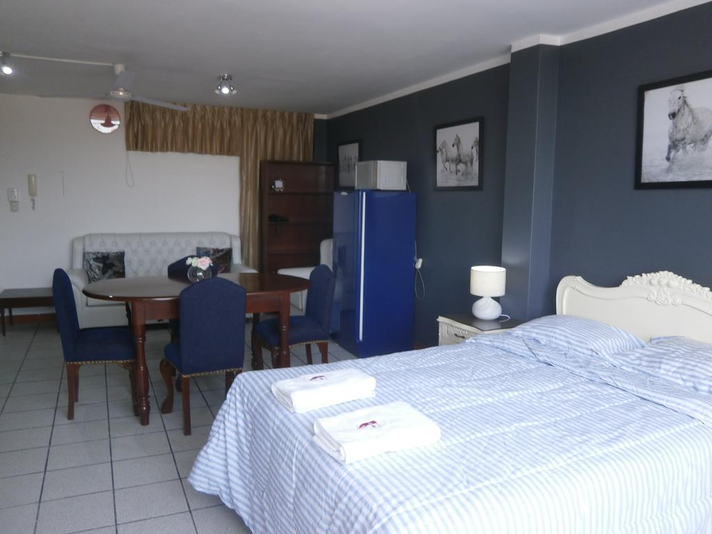 Strenua Santa Maria Suites Trujillo Luaran gambar