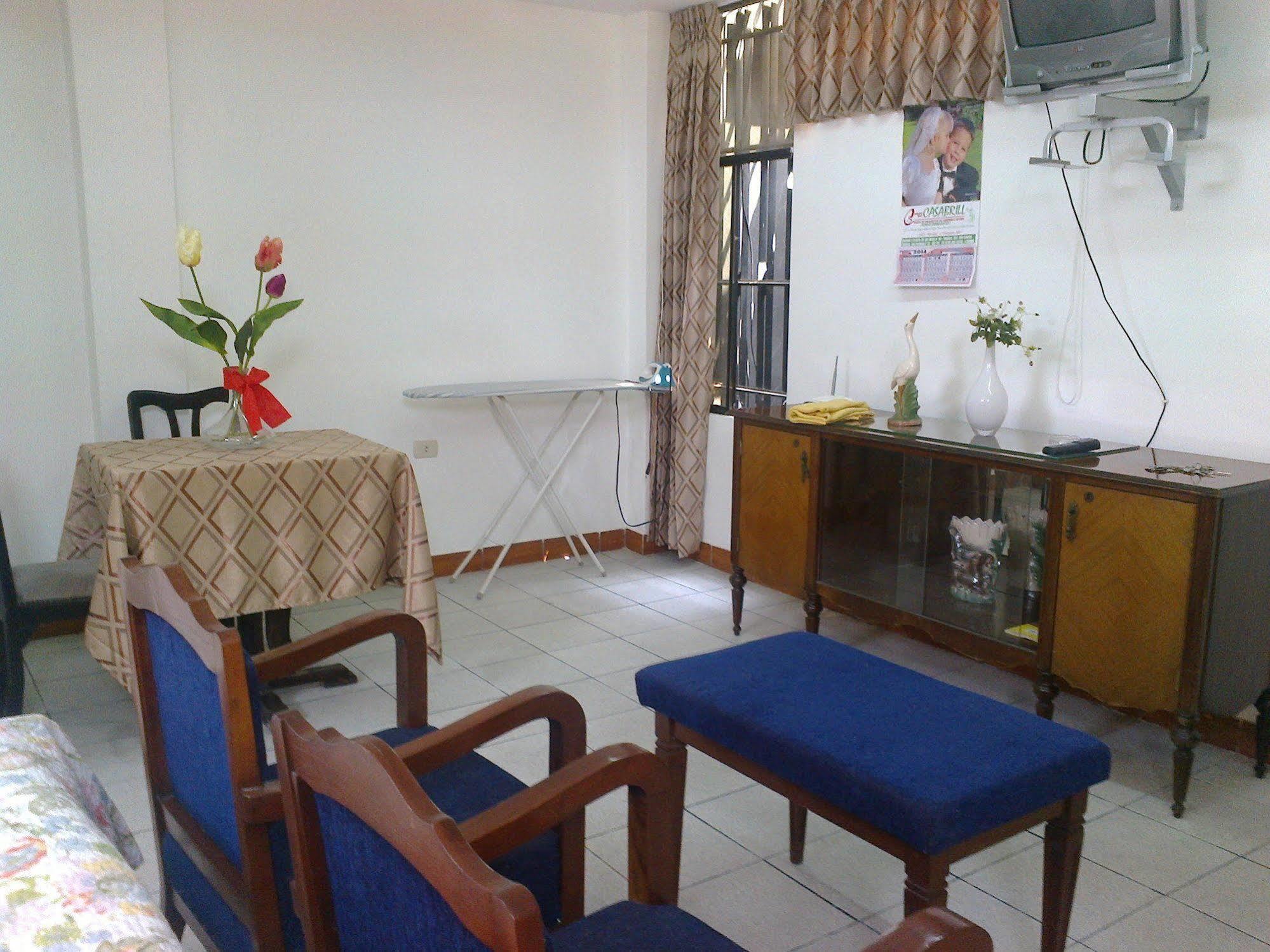 Strenua Santa Maria Suites Trujillo Luaran gambar