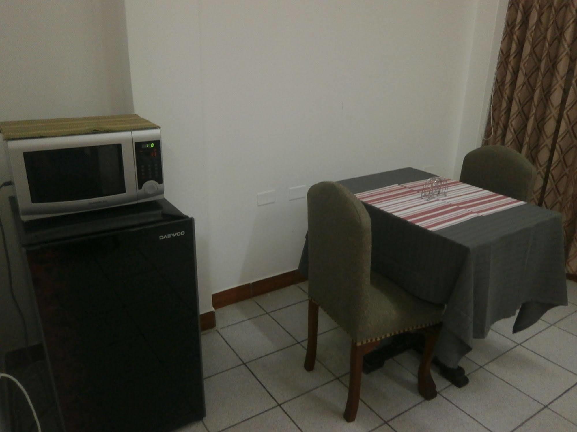 Strenua Santa Maria Suites Trujillo Luaran gambar