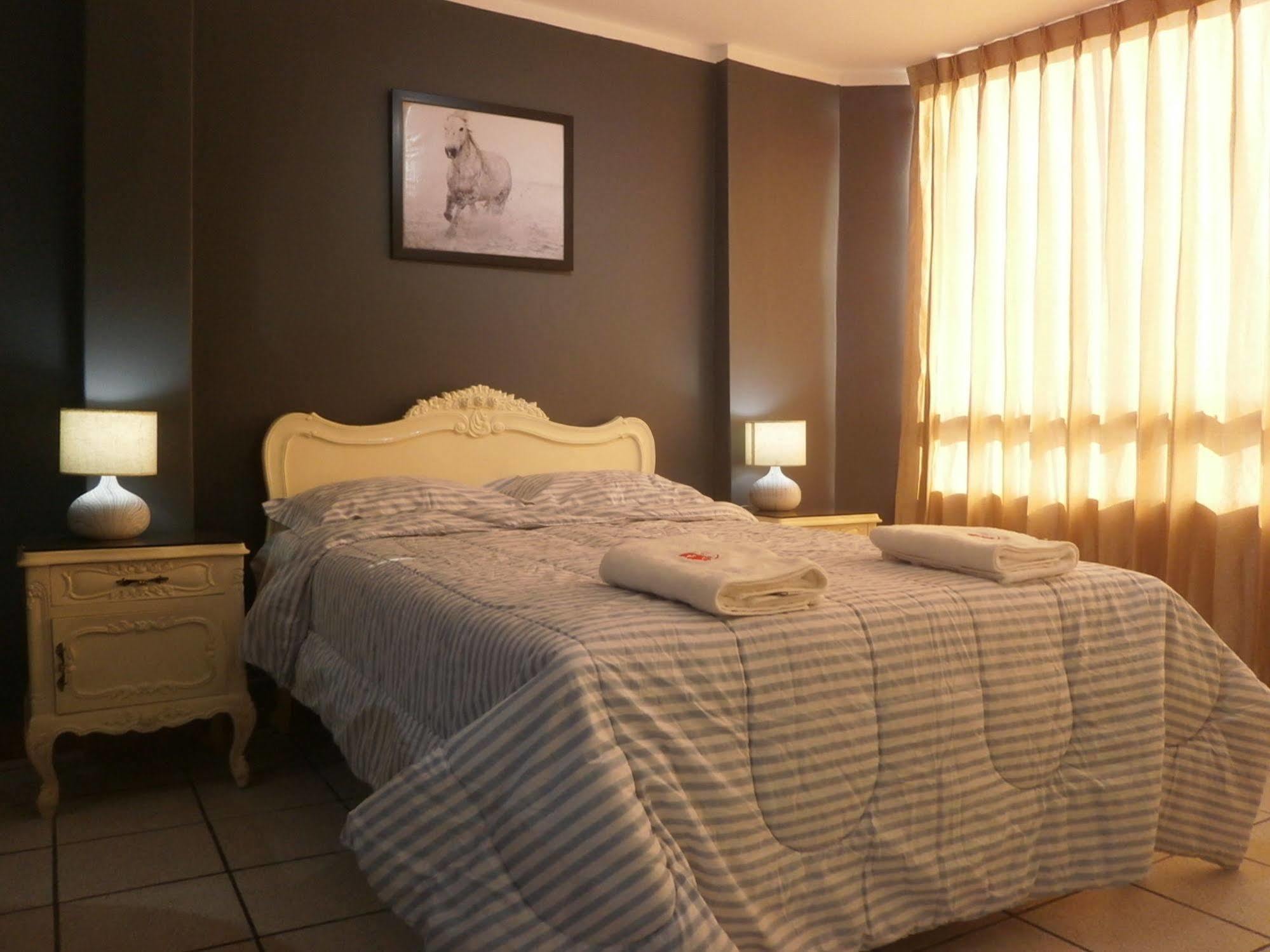Strenua Santa Maria Suites Trujillo Luaran gambar